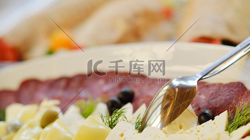 火锅底料定制生产流程揭秘：从原料选择到成品出厂